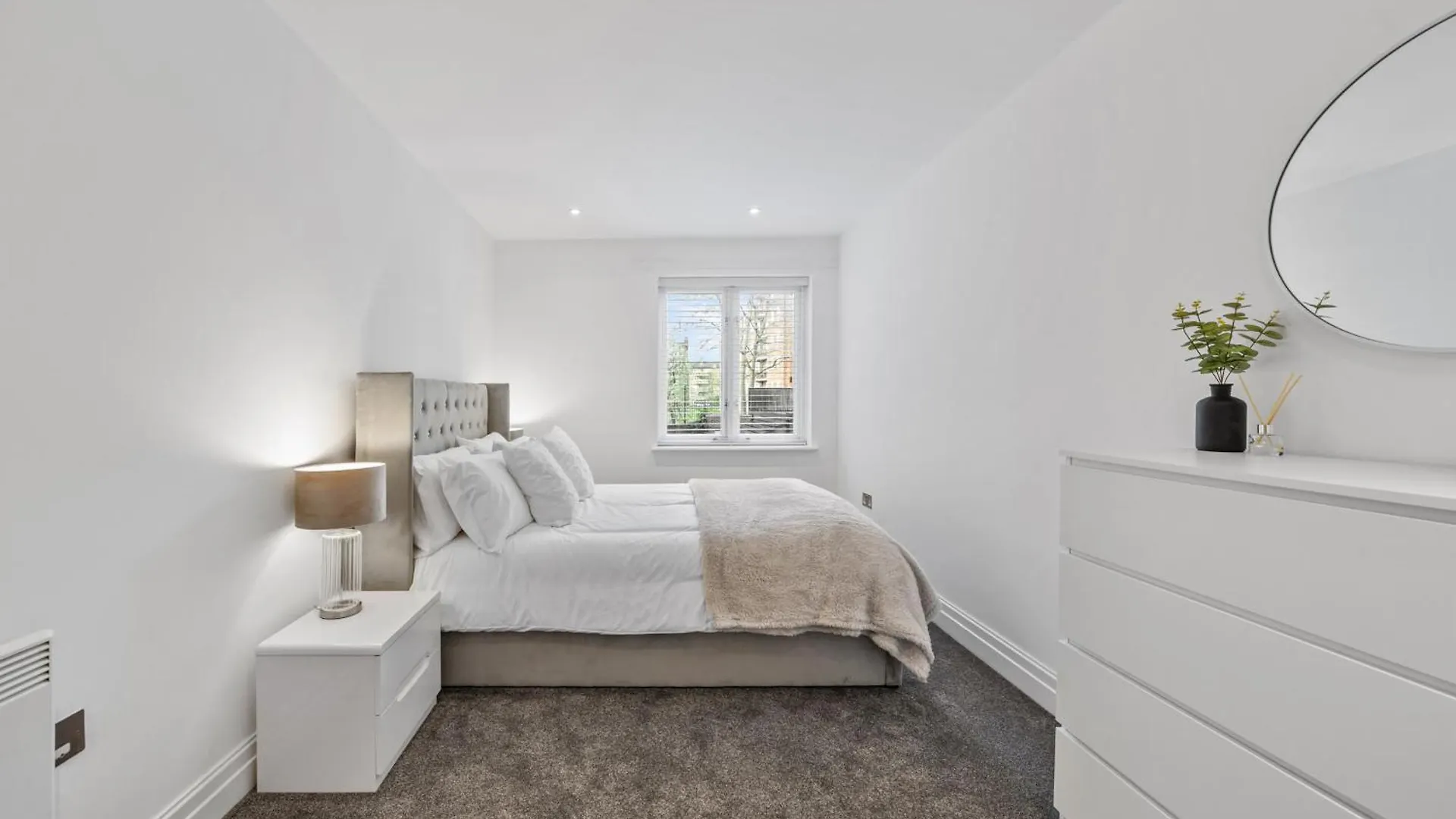 2 Bedroom Apartment In Hoxton Square, Shoreditch, London, N1 0*, 런던