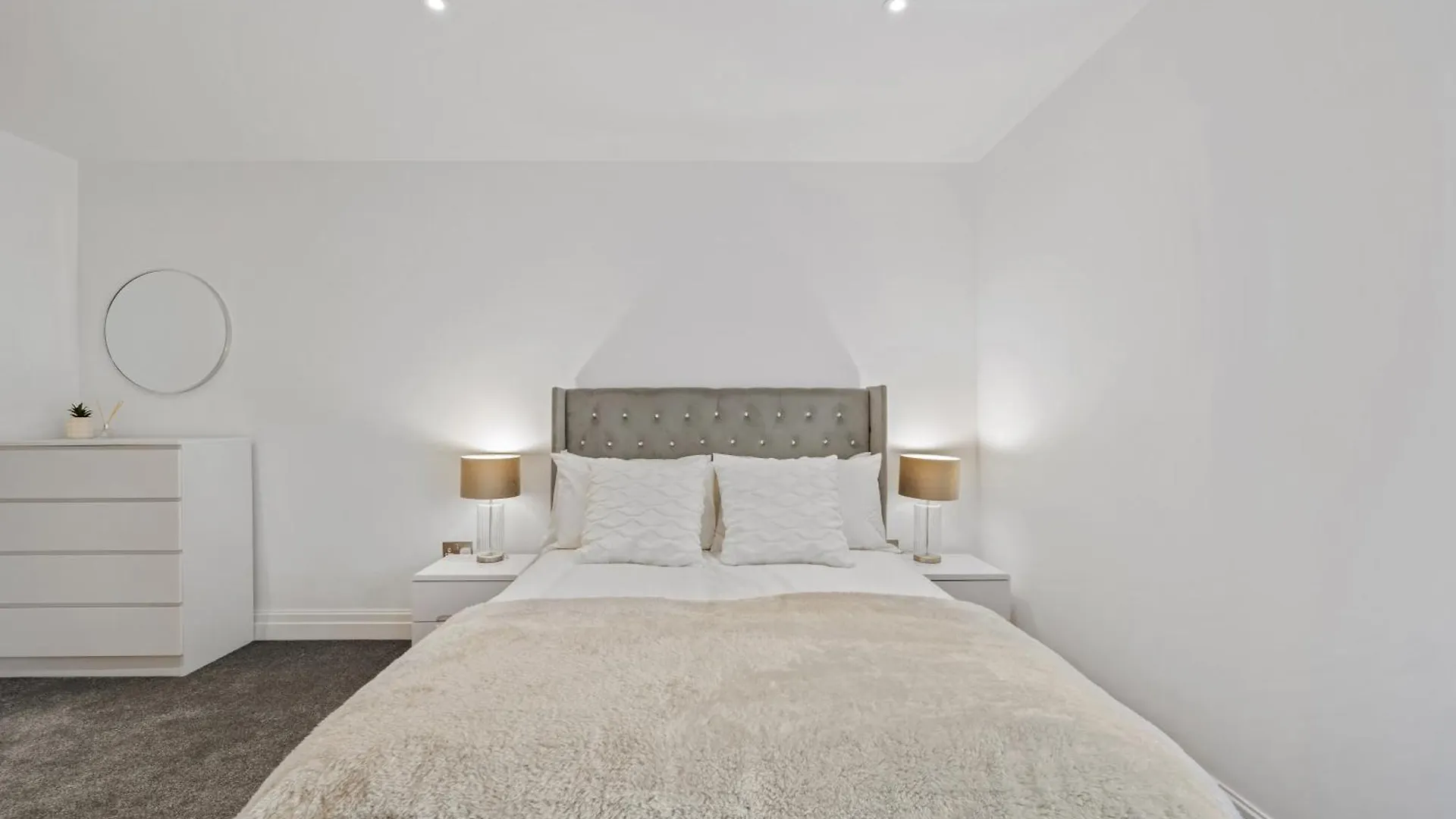 2 Bedroom Apartment In Hoxton Square, Shoreditch, London, N1 영국